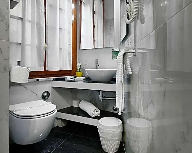 Notti A Oda ve Kahvaltı 4*